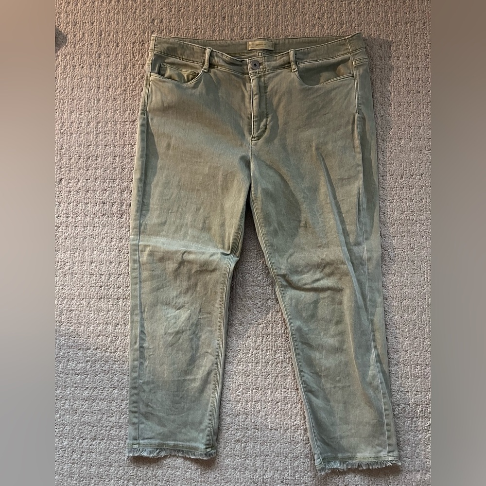 JJill frayed hem ankle length sage green jeans